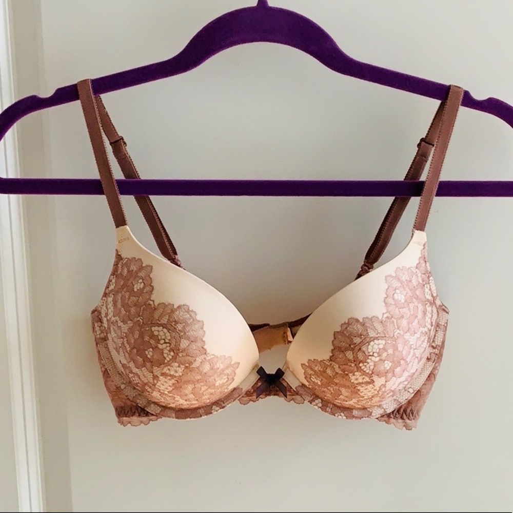Victoria’s Secret lace detail push-up bra 32D